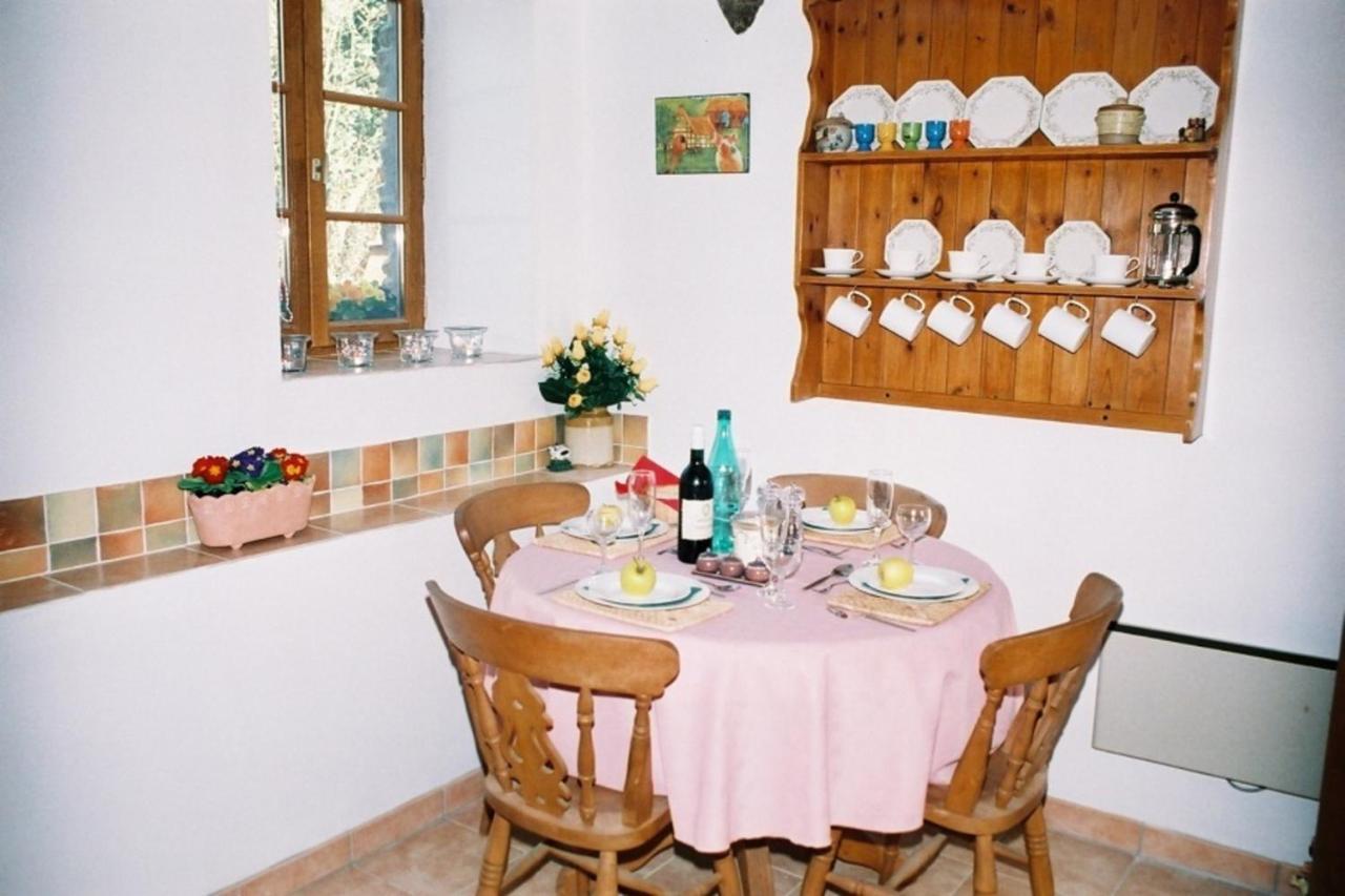Beautiful 3-Bed Cottage in Passais-Villages Saint-Siméon Exterior foto